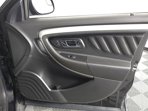 Used 2019 Ford Taurus SEL image 17