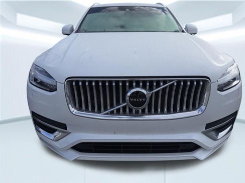Used 2022 Volvo XC90 T6 Inscription w/ Climate Package image 2