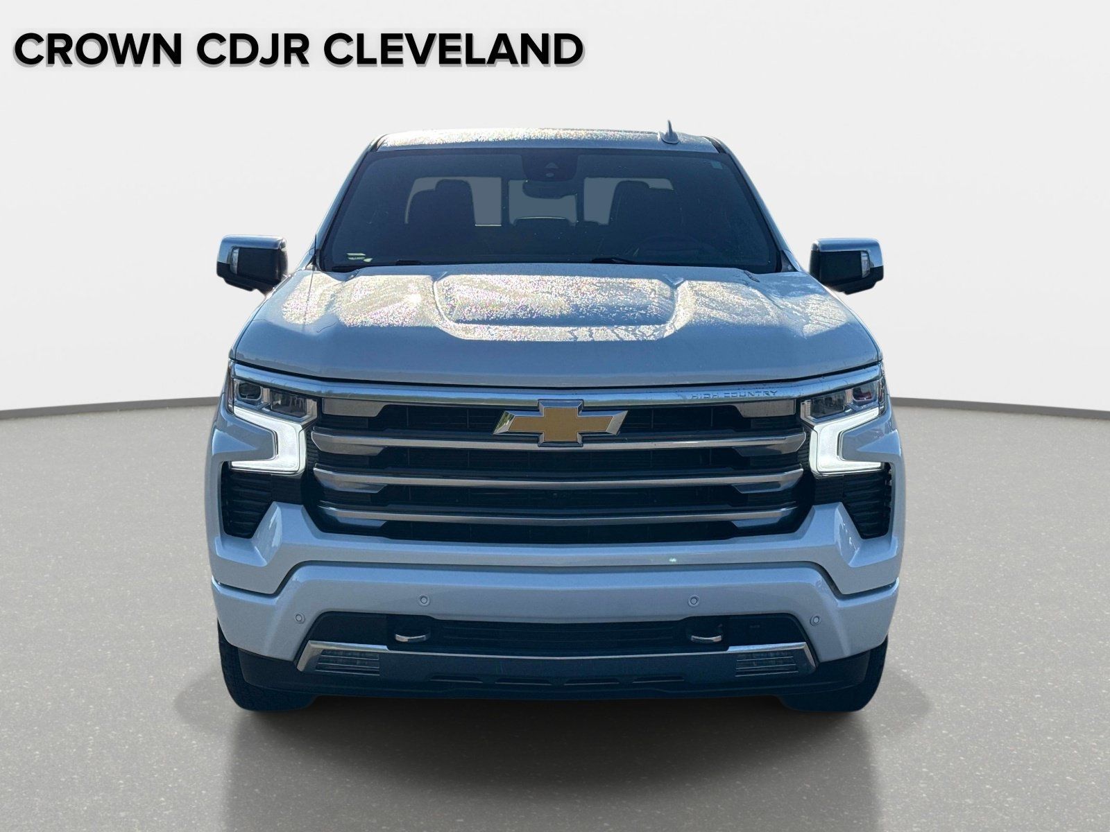 Used 2025 Chevrolet Silverado 1500 High Country w/ Technology Package AWD/4WD image 9