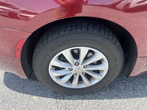 Used 2017 Chrysler Pacifica Touring-L FWD image 44