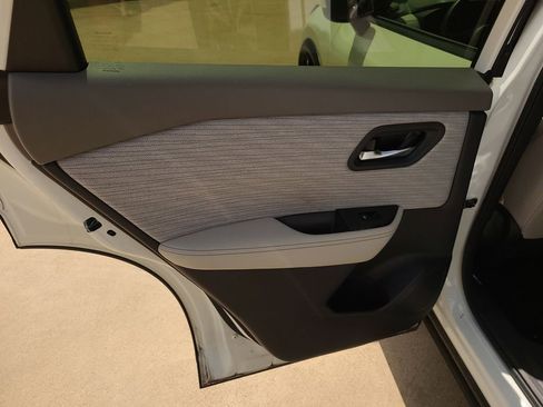 Certified 2023 Nissan Rogue SV FWD image 14