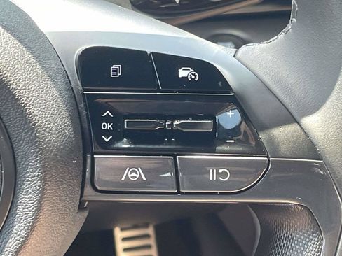 Used 2025 Hyundai Elantra Sport FWD image 22