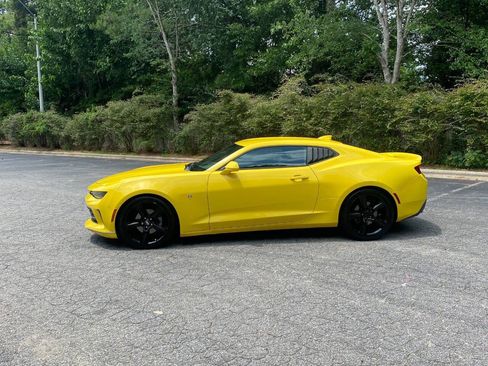 Used 2016 Chevrolet Camaro LT RWD image 8