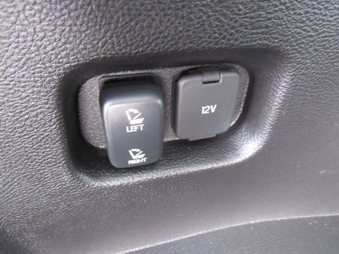 Used 2024 Ford Edge Titanium image 33