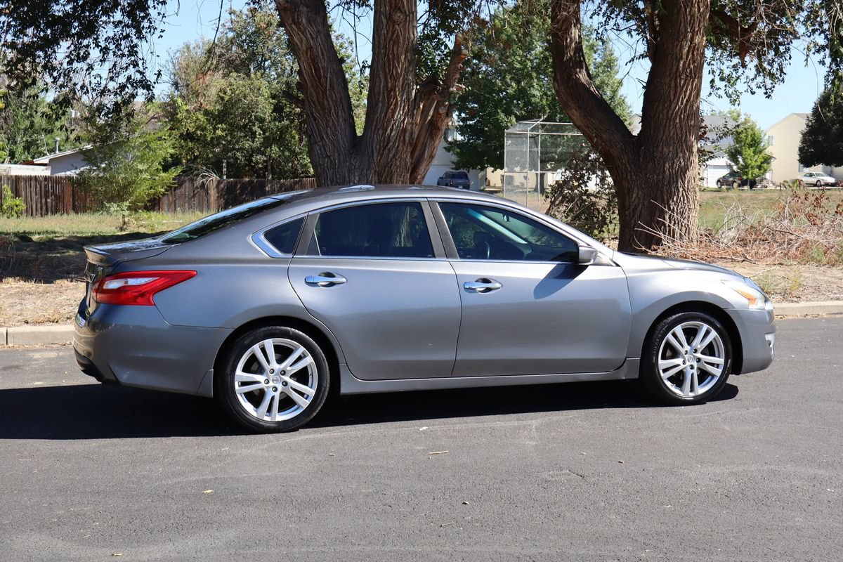 Used 2016 Nissan Altima 2.5 SR FWD image 4