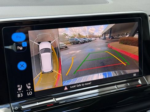 Used 2024 Volkswagen Atlas SEL Premium R-Line image 4