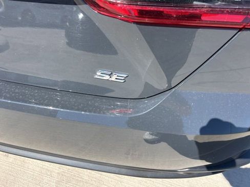 Used 2025 Toyota Camry SE w/ Convenience Package image 4