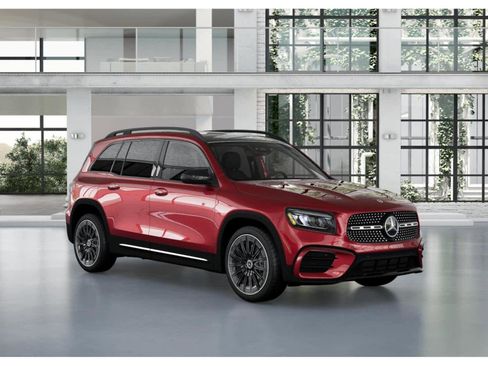 Used 2025 Mercedes-Benz GLB 250 image 10