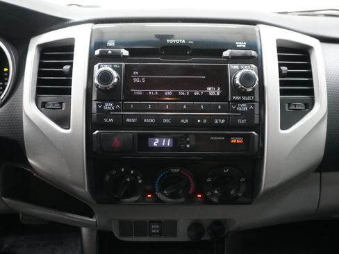 Used 2012 Toyota Tacoma PreRunner image 16
