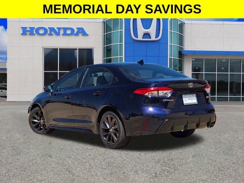 Used 2023 Toyota Corolla SE FWD image 5