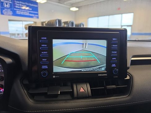 Used 2021 Toyota RAV4 XLE AWD/4WD image 14