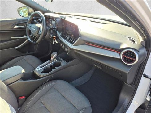 Used 2026 Chevrolet Trax RS FWD image 22