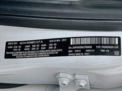 Used 2018 Alfa Romeo Giulia AWD image 38