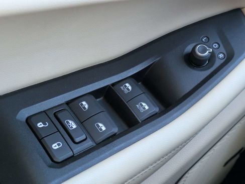 Used 2021 Jeep Grand Cherokee L Limited RWD image 22
