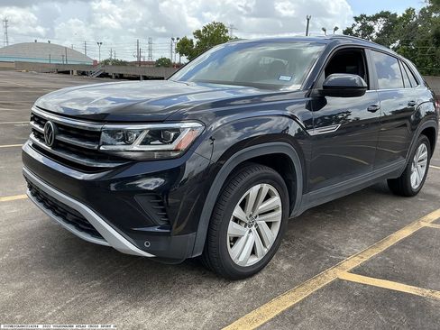 Used 2022 Volkswagen Atlas Cross Sport SE FWD image 4