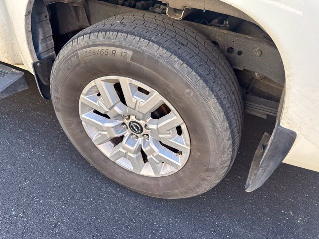 Used 2022 Nissan Frontier SV RWD image 7