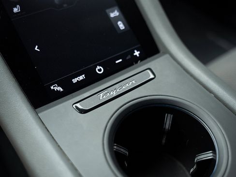 Used 2022 Porsche Taycan 4S image 49