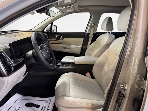 Certified 2024 Kia Sorento S w/ Panoramic Sunroof Package AWD/4WD image 12