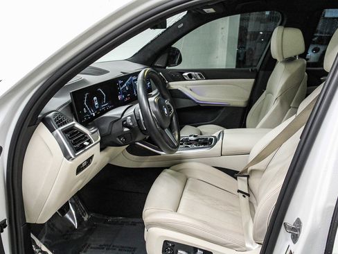 Certified 2023 BMW X7 xDrive40i w/ Executive Package image 20
