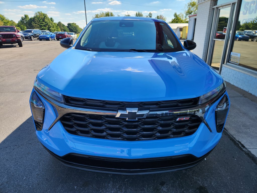 Used 2024 Chevrolet Trax RS w/ Driver Confidence Package FWD image 9