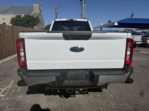 Used 2024 Ford F350 XLT image 6