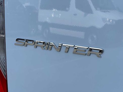 Used 2024 Mercedes-Benz Sprinter 2500 image 19