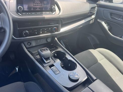 Used 2024 Nissan Rogue S AWD/4WD image 28