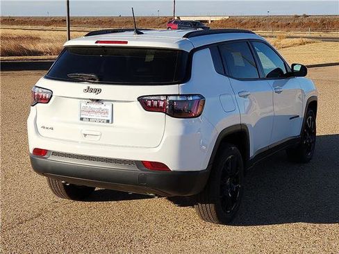 New 2026 Jeep Compass Latitude image 4