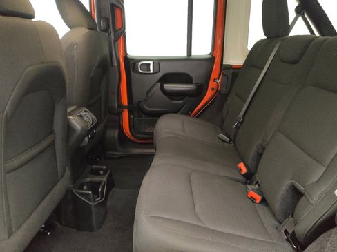 Used 2019 Jeep Wrangler Unlimited Sport S image 18