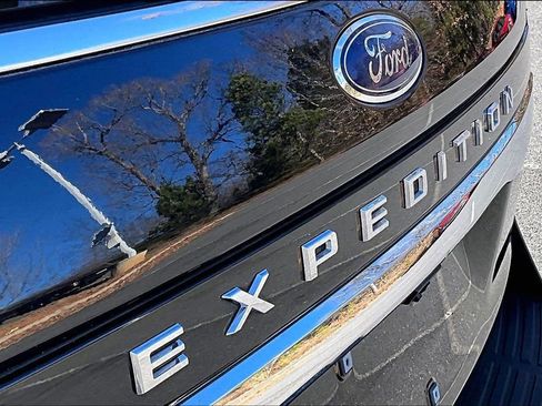 Used 2024 Ford Expedition Limited image 24