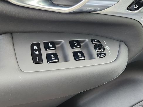 New 2026 Volvo XC90 B6 Ultra w/ Lounge Package image 5