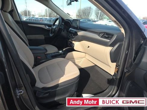 Used 2020 Ford Escape SE image 45