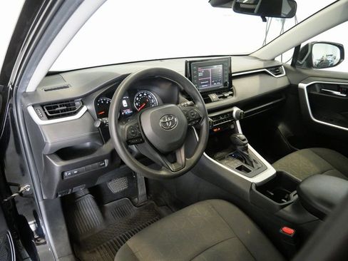 Used 2022 Toyota RAV4 XLE w/ Convenience Package image 12