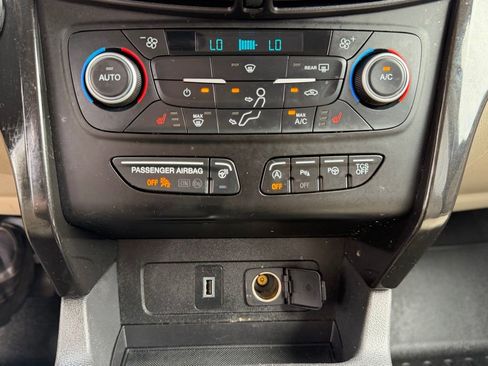 Used 2019 Ford Escape Titanium AWD/4WD image 25
