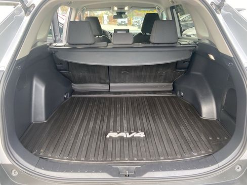 Used 2022 Toyota RAV4 LE image 15