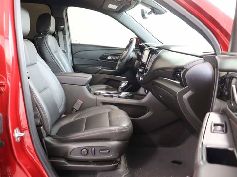 Used 2023 Chevrolet Traverse RS image 23