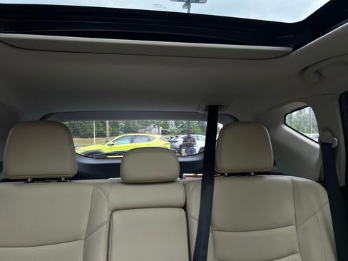 Used 2021 Nissan Murano SL w/ SL Moonroof Package FWD image 3