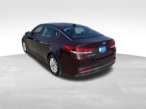 Used 2018 Kia Optima LX FWD image 4