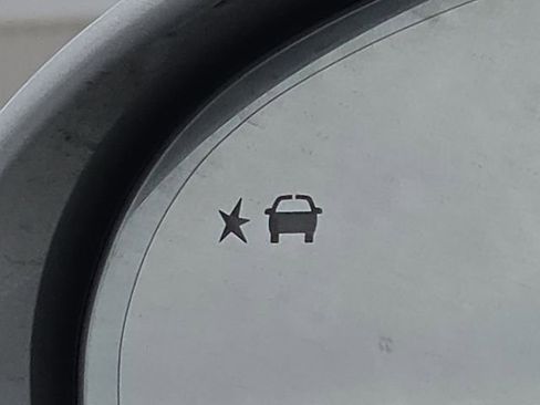 Used 2017 Buick Envision Essence image 11