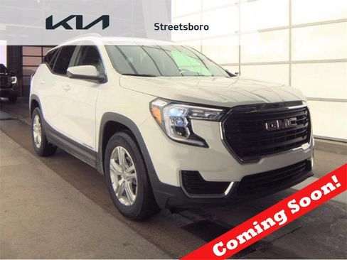 Used 2024 GMC Terrain SLE w/ Driver Convenience Package image 1