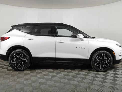 Used 2023 Chevrolet Blazer RS w/ Driver Confidence II Package AWD/4WD image 16