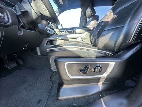 Used 2024 RAM 1500 Laramie image 14