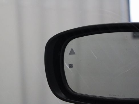 Used 2021 Chrysler 300 S image 41