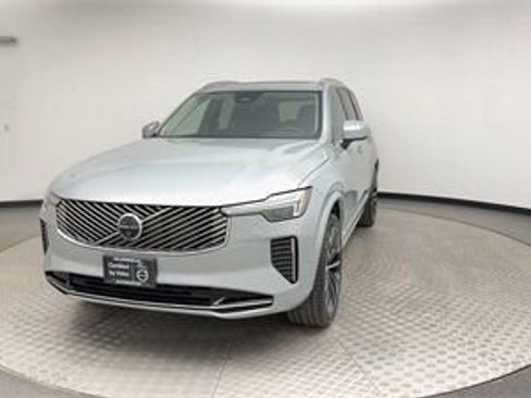 Certified 2025 Volvo XC90 B6 Plus w/ Protection Package Premier image 7