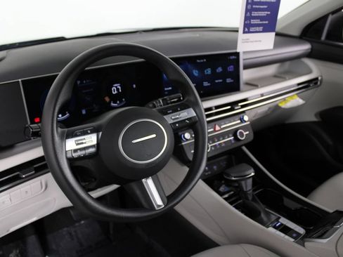 Certified 2026 Hyundai Tucson SE FWD image 18