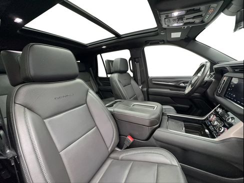 Used 2024 GMC Yukon Denali w/ Advanced Technology Package AWD/4WD image 34