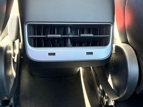 Used 2020 Tesla Model 3 Performance image 16