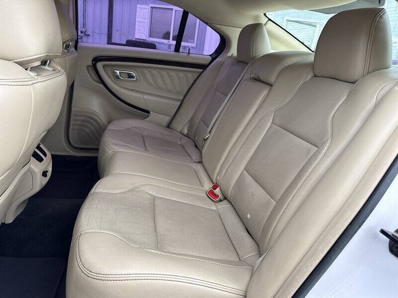 Used 2016 Ford Taurus Limited FWD image 19