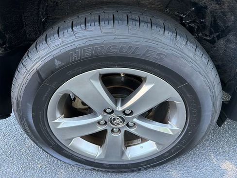 Used 2015 Toyota RAV4 XLE AWD/4WD image 17