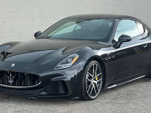 Used 2024 Maserati GranTurismo Trofeo AWD/4WD image 2